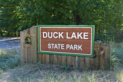ducklakesign