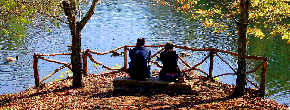 Couple-at-the-Lake
