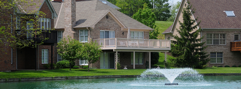 Nice-Home-On-Lake-3